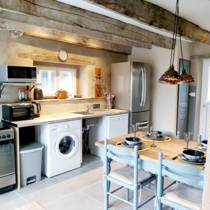 Beautiful 2 Bed Cottage With Swimming Pool Pageas Экстерьер фото