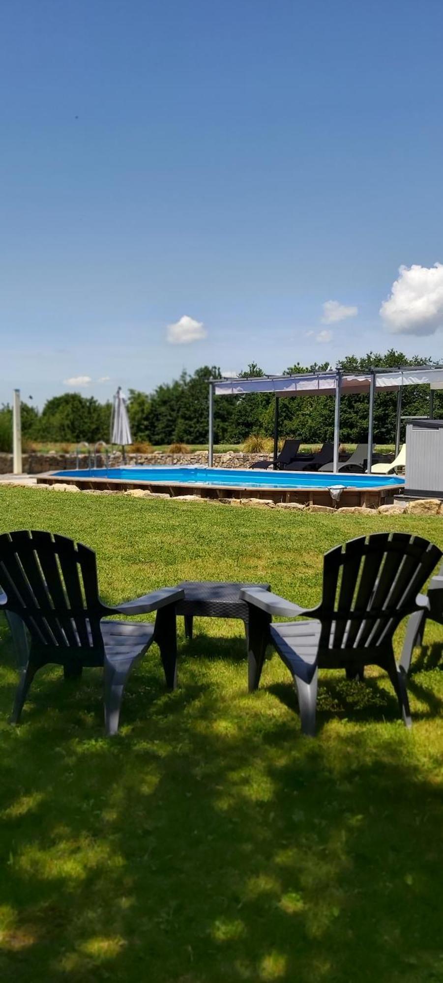 Beautiful 2 Bed Cottage With Swimming Pool Pageas Номер фото