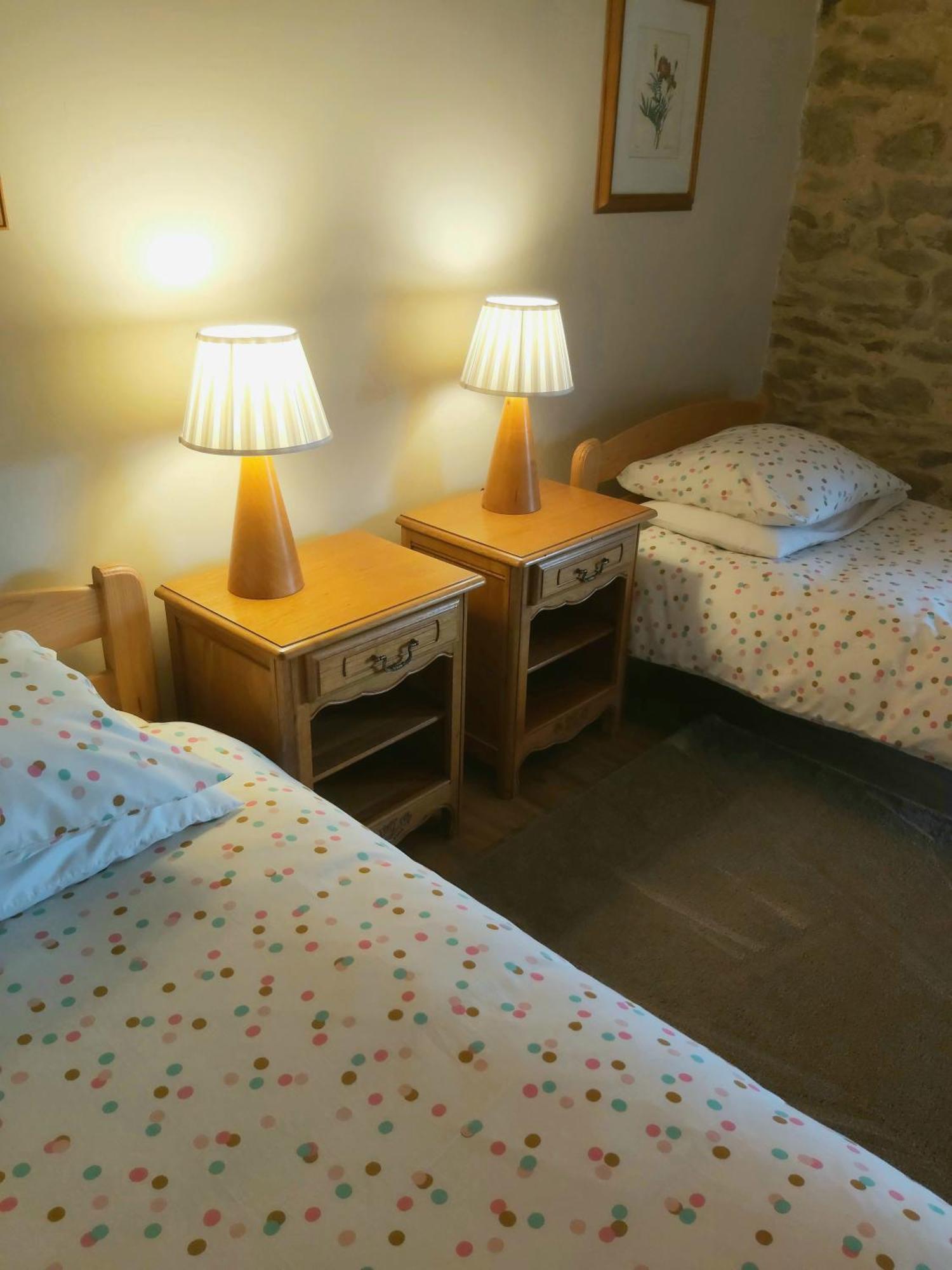 Beautiful 2 Bed Cottage With Swimming Pool Pageas Номер фото